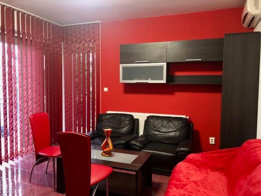 Joy Martirilor Giroc 4 Apartment